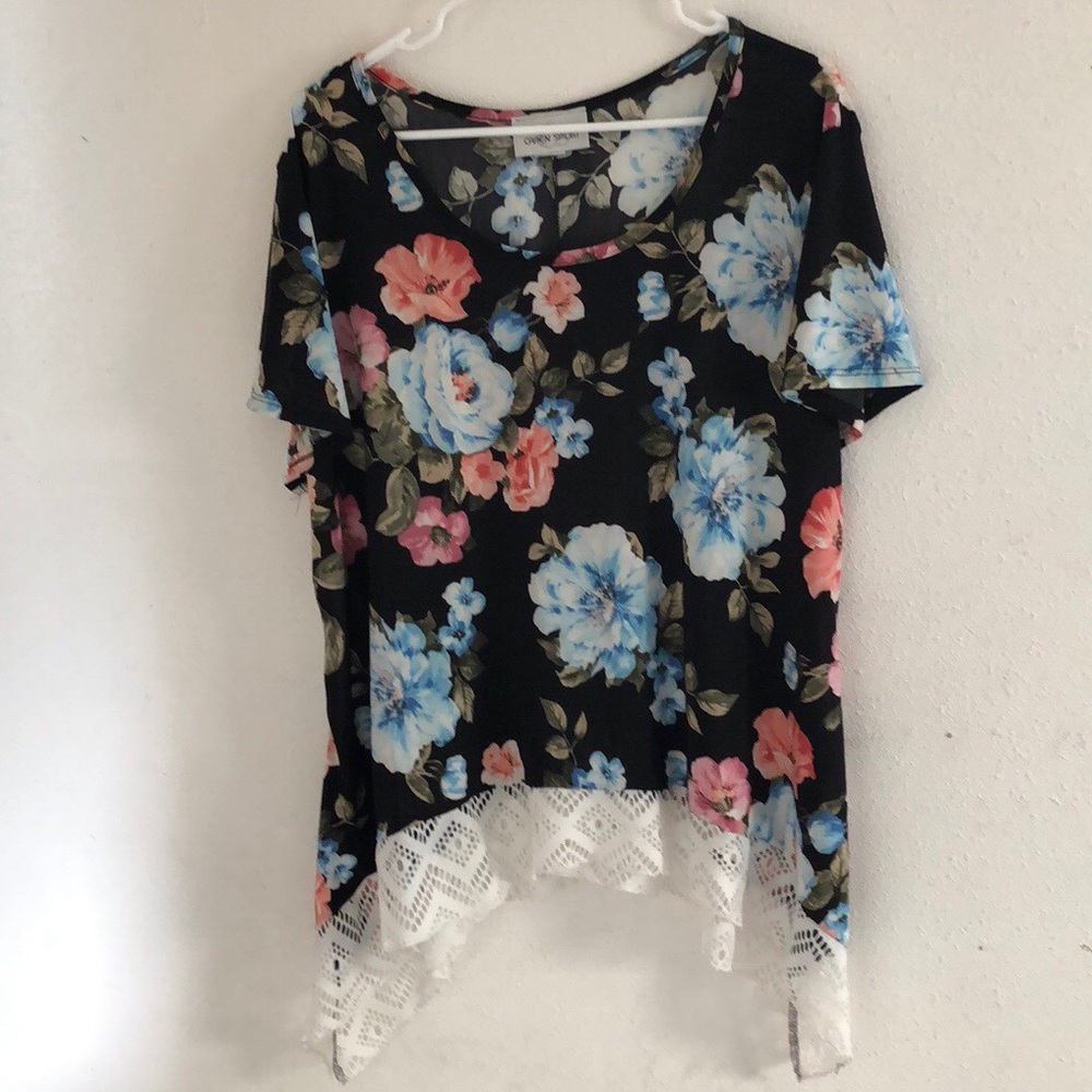 Floral lace top